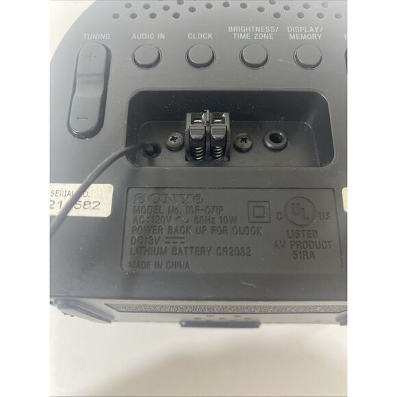 Sony ICF-C7IP Dream Machine Alarm Clock AM/FM Radio iPod & iPhone Dock - Picture 9 of 9